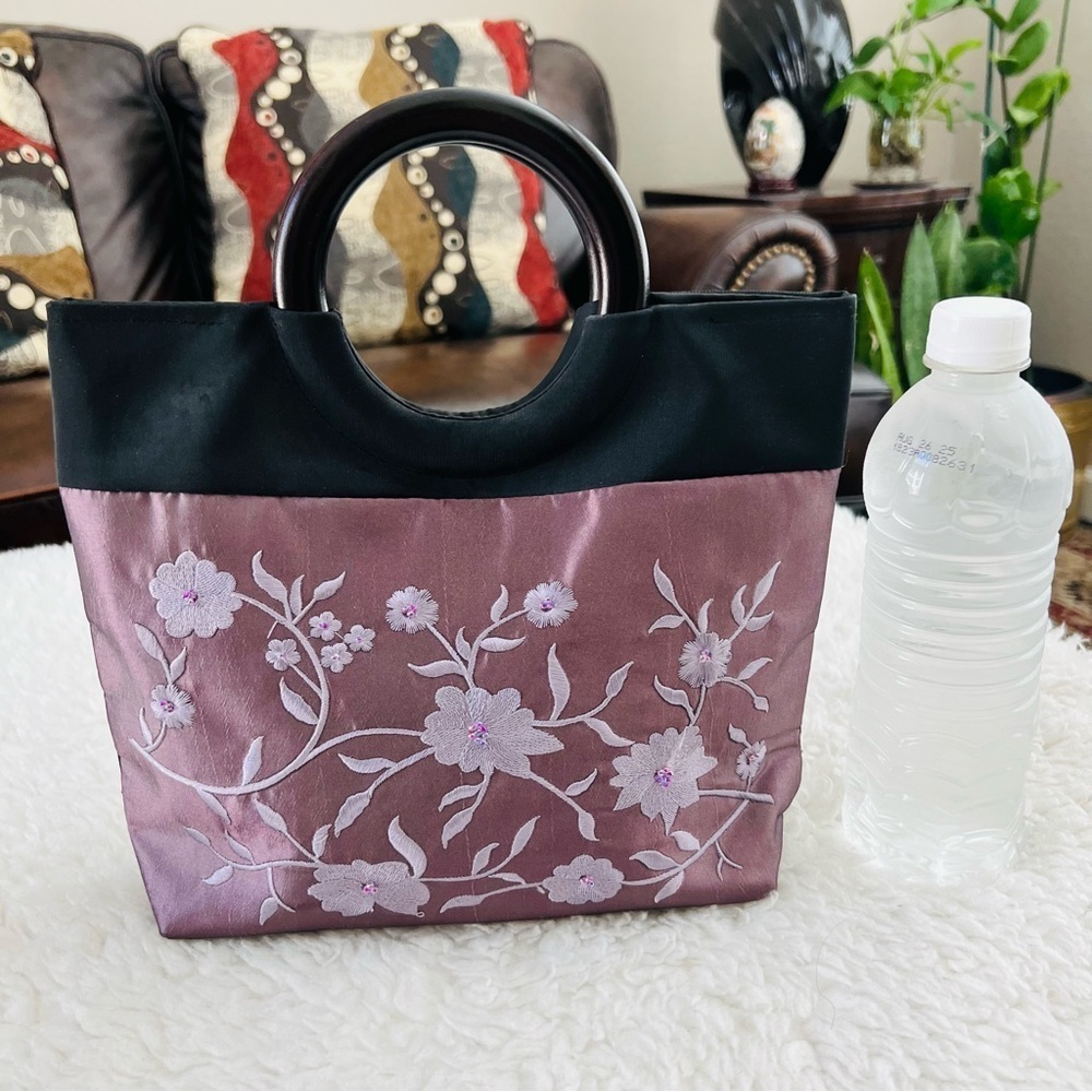 Vintage Fabric w/ Embroidery & beads Wood Handles Vintage Customized Small Bag - Picture 12 of 12